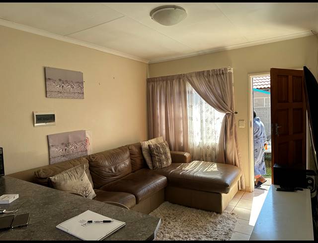 3 BEDROOM GATED ESTATE FOR SALE IN THE ORCHARDS